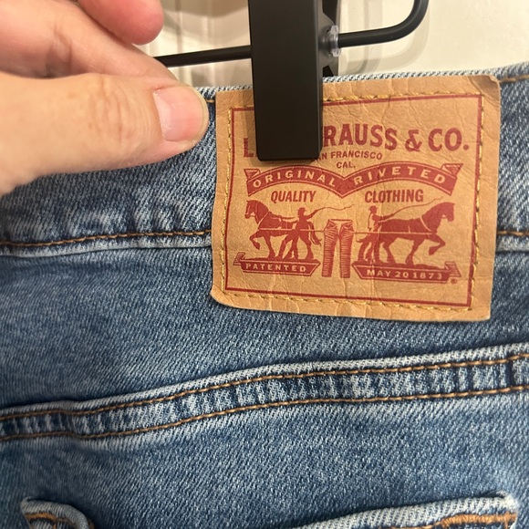 Levi's Wedgie Straight Leg Women's Jeans size 31.  Excellent condition. - Picture 4 of 13